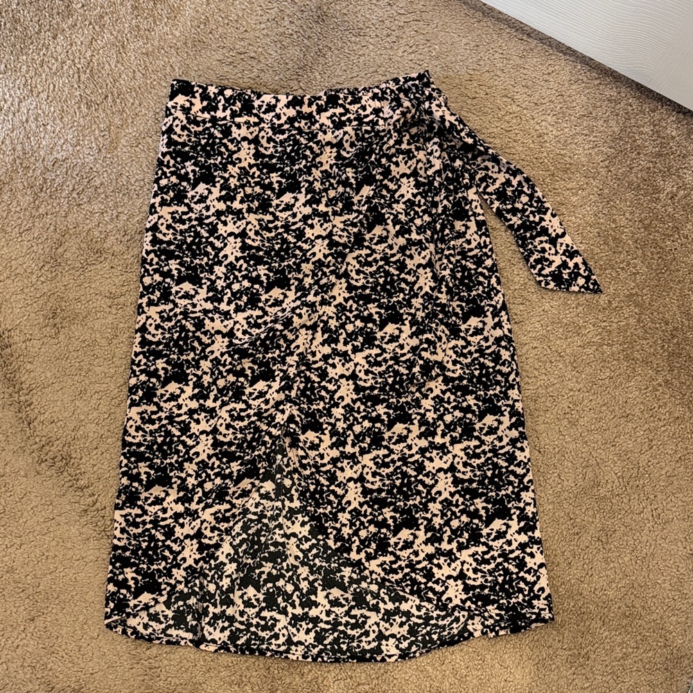 Women’s Black and Cream Printed Midi Skirt